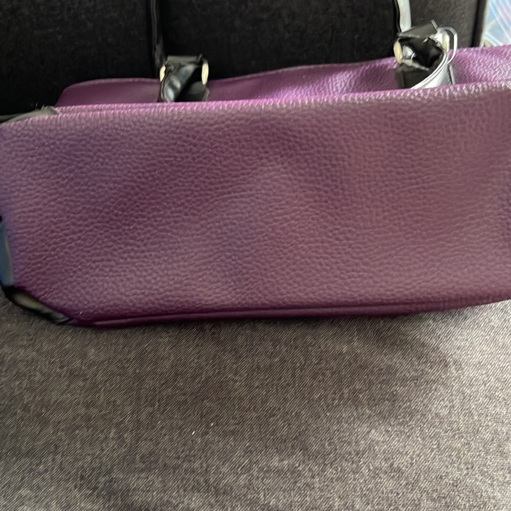Faux leather - Picture 2 of 3